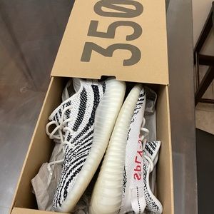 🤍Adidas Yeezey Boost 350 V2🤍